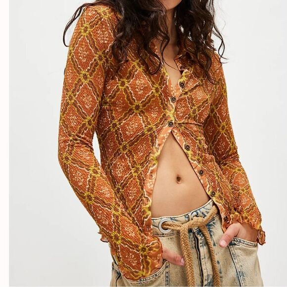 NWOT Free People Caught a Feeling Button Down Long Sleeves S Slim Fit Smocked - Picture 15 of 15